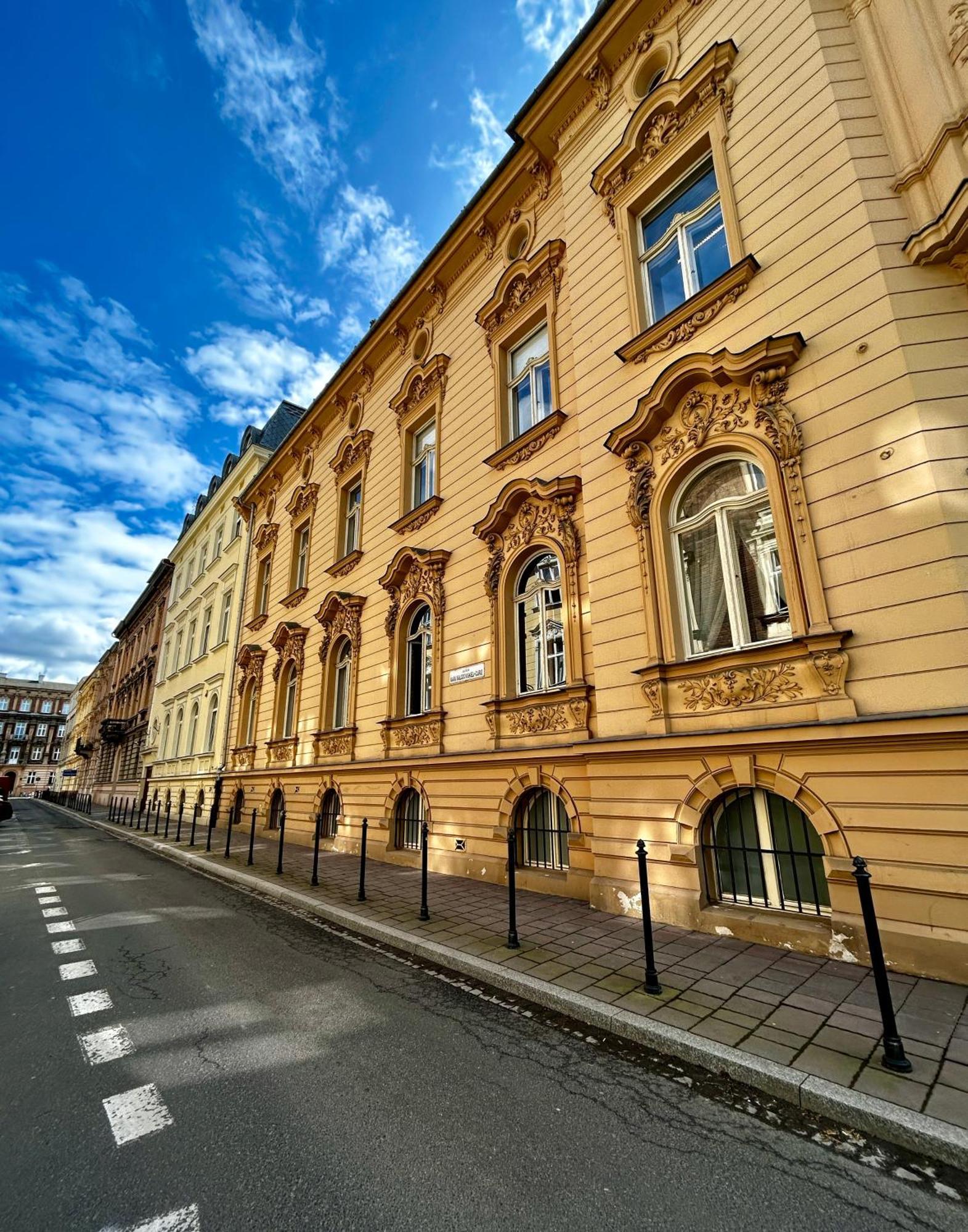 Harmony Aparthotel Krakow Cracóvia Exterior foto